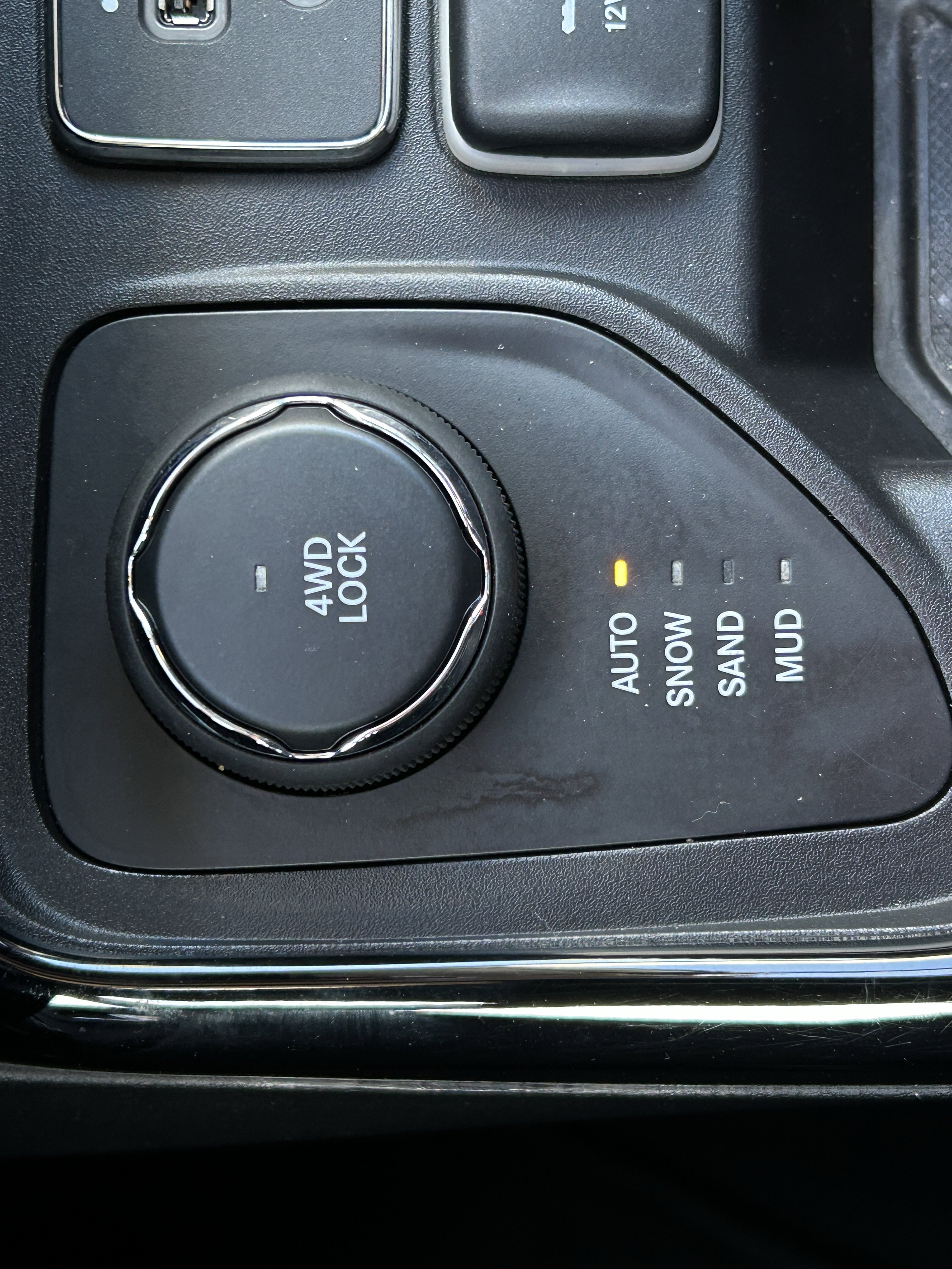 Used 2020 Jeep Compass Latitude AWD/4WD image 27