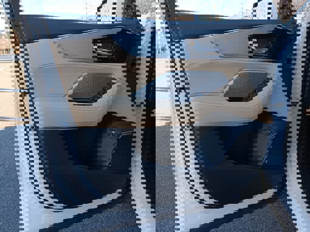 Used 2023 Acura MDX SH-AWD w/ Technology Package image 13