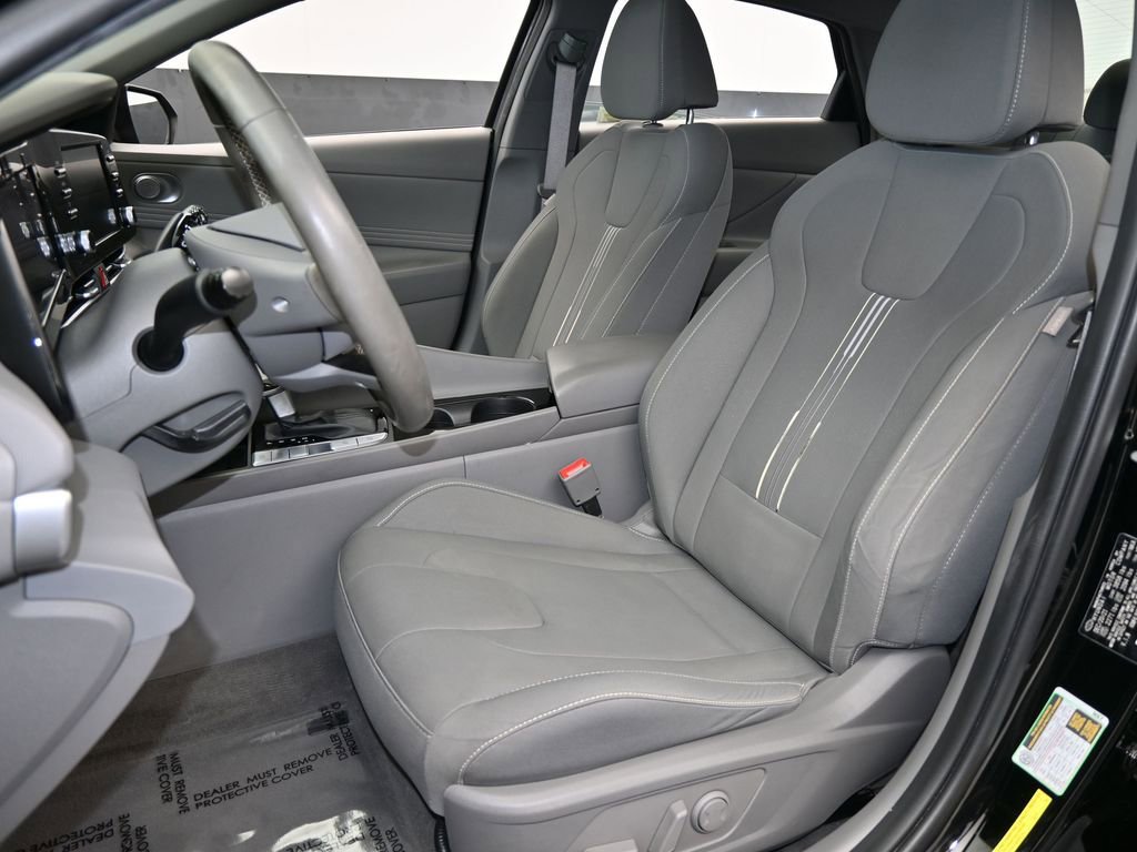 Used 2022 Hyundai Elantra SEL w/ Convenience + Premium Package image 10