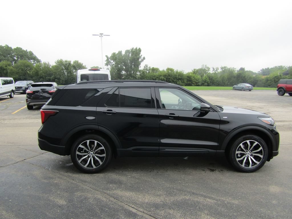 New 2027 Ford Explorer ST-Line AWD/4WD image 9