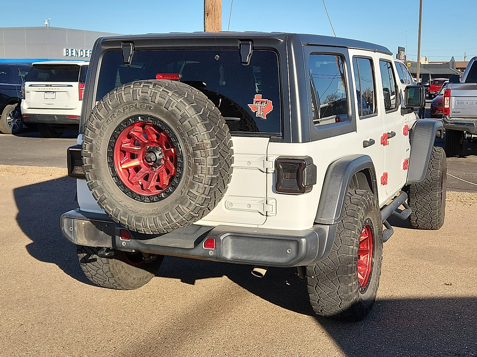 Used 2019 Jeep Wrangler Unlimited Sahara image 4