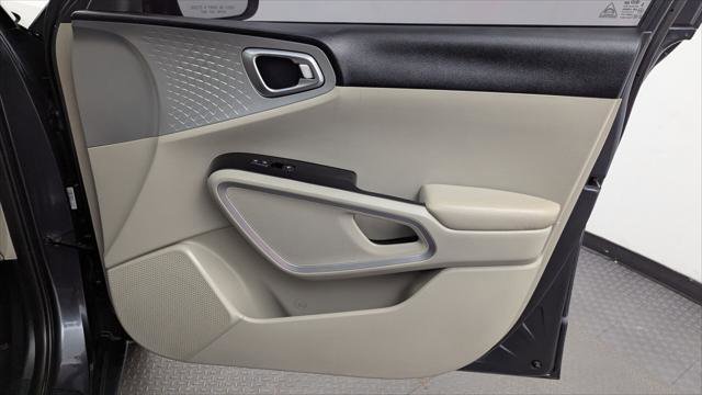 Used 2020 Kia Soul LX image 22