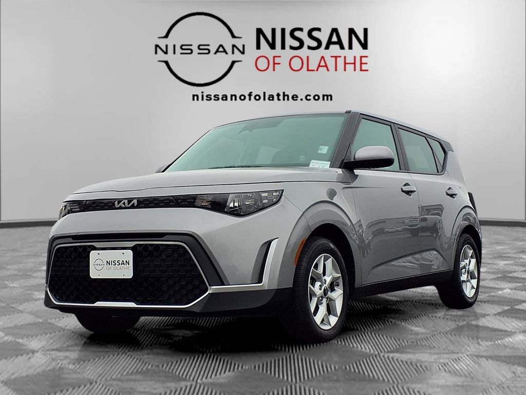 Used 2025 Kia Soul LX w/ LX Technology Package