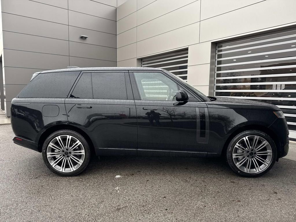 New 2026 Land Rover Range Rover SE image 8