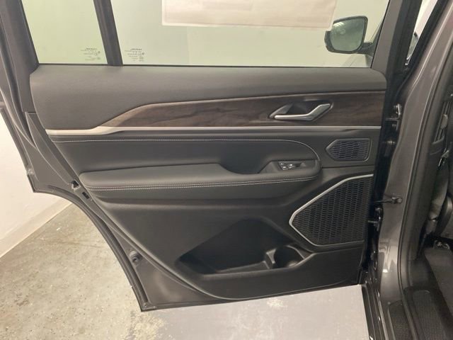 New 2026 Jeep Grand Cherokee L Limited image 27