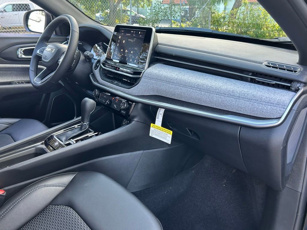 New 2026 Jeep Compass Latitude image 29