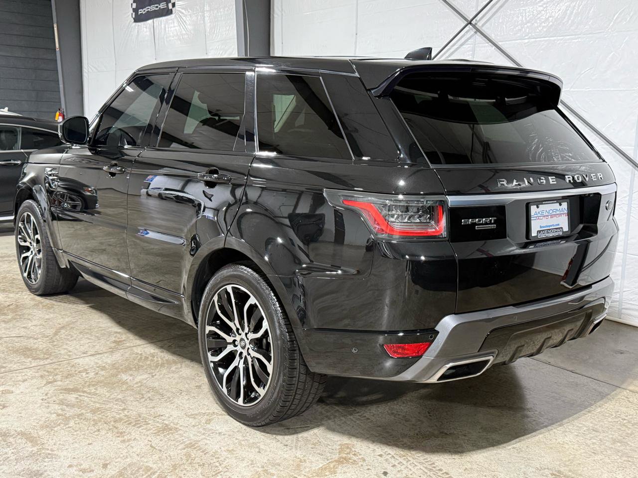 Used 2019 Land Rover Range Rover Sport HSE image 4