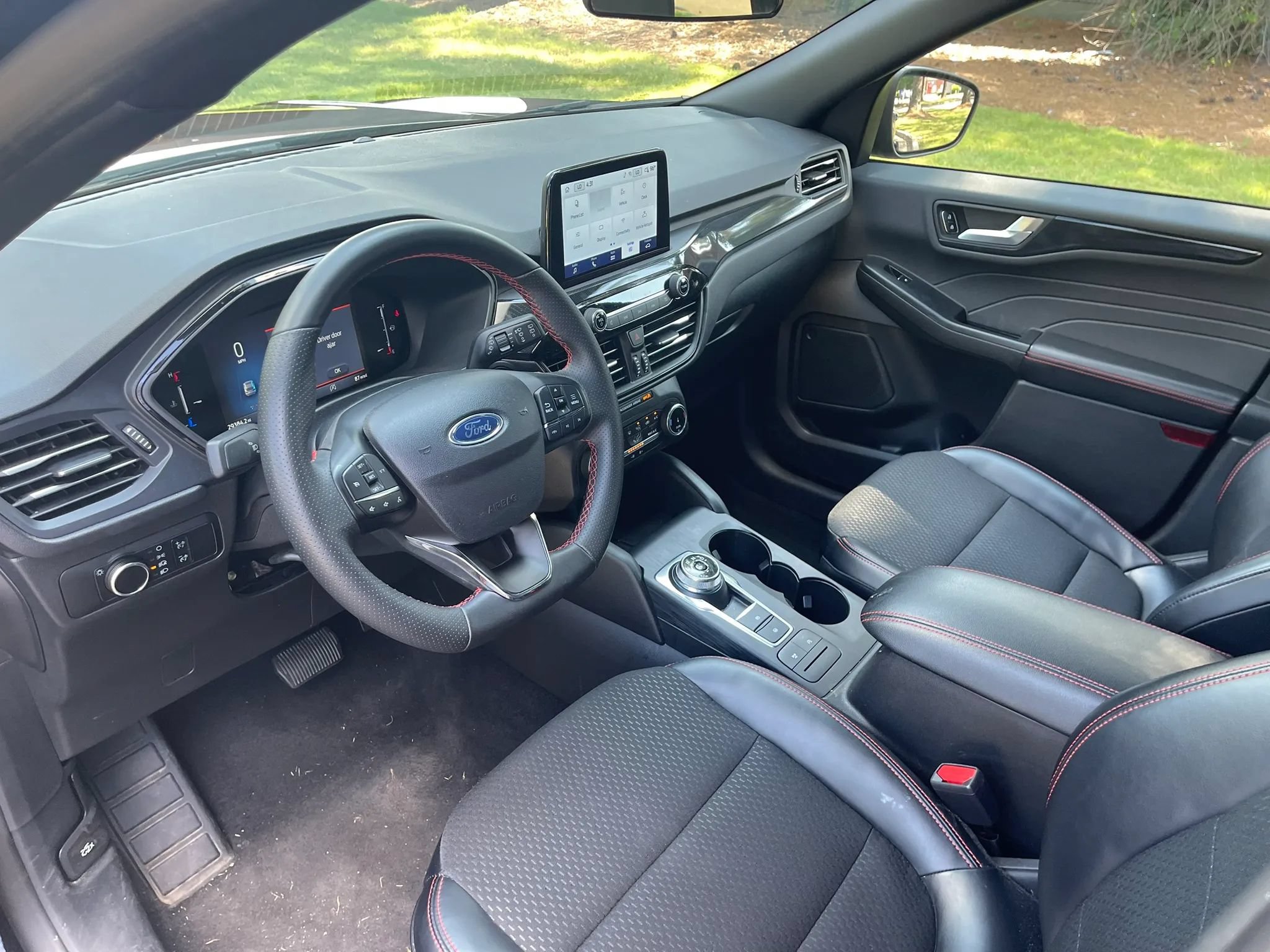 Used 2025 Ford Escape ST-Line FWD image 11