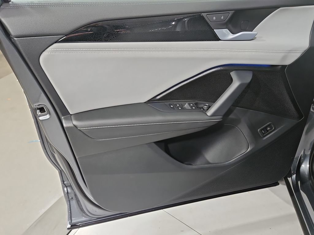 New 2026 Volkswagen Tiguan SE R-Line image 10