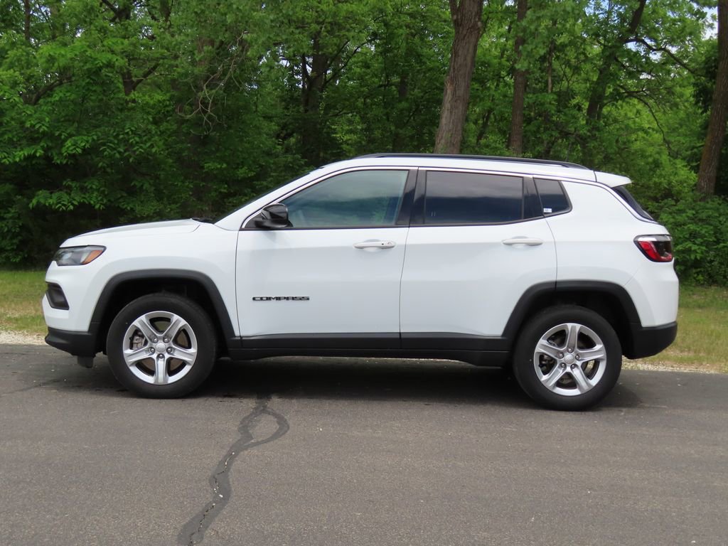Used 2023 Jeep Compass Latitude AWD/4WD image 7