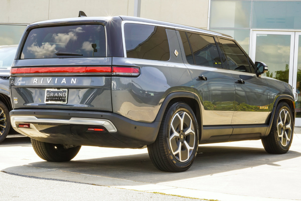 Used 2024 Rivian R1S Adventure Quad AWD/4WD image 12