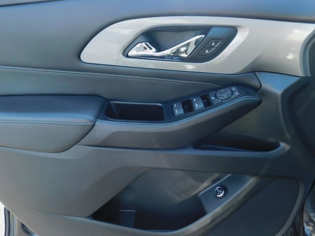 Used 2023 Chevrolet Traverse LT image 27