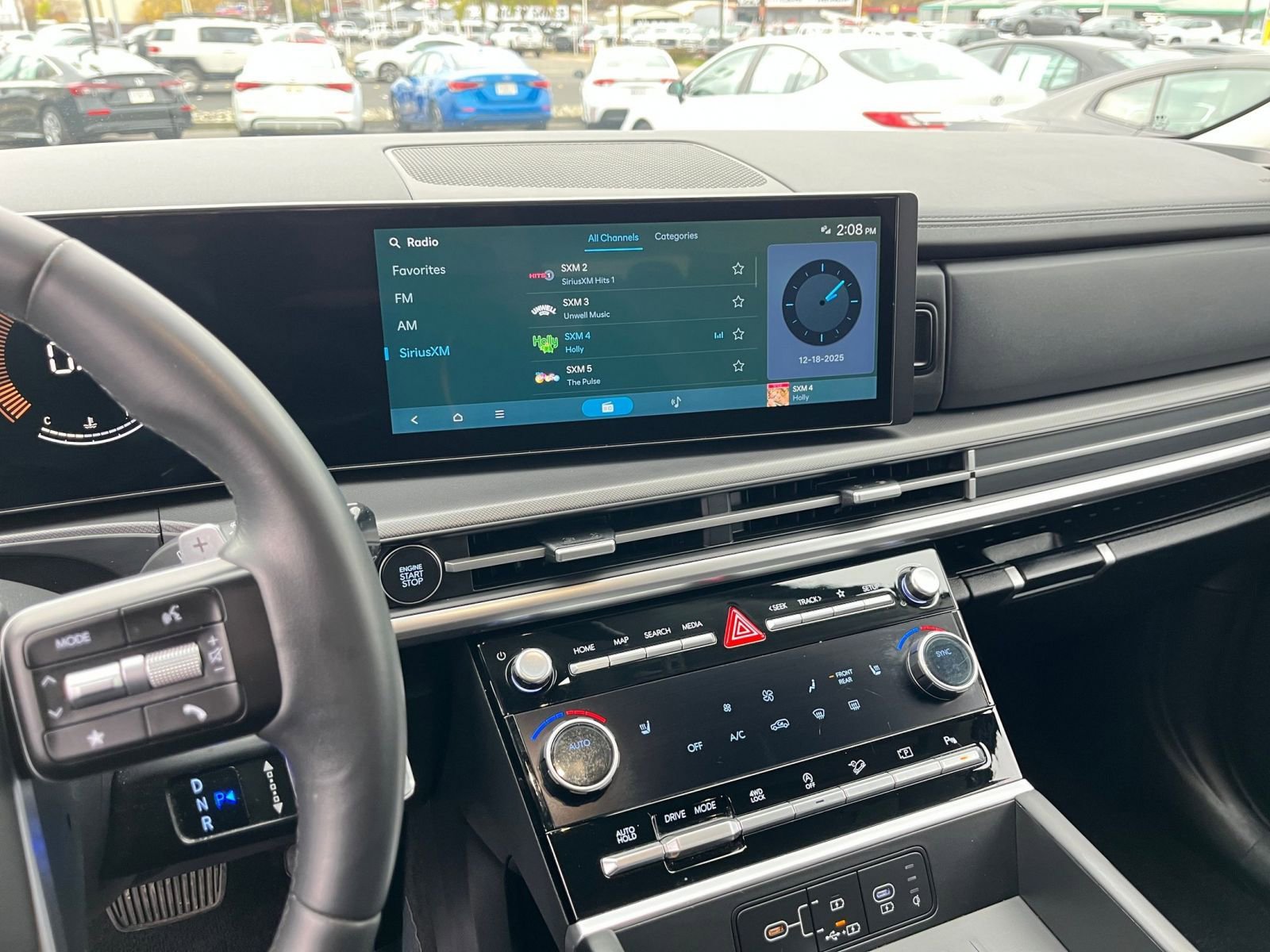 Used 2025 Hyundai Santa Fe SEL image 18