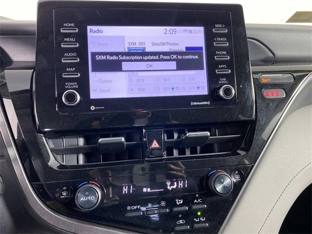 Used 2021 Toyota Camry LE image 21