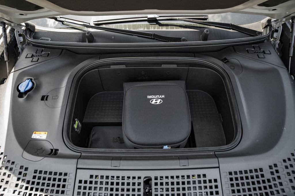 New 2026 Hyundai Ioniq 9 SEL image 17