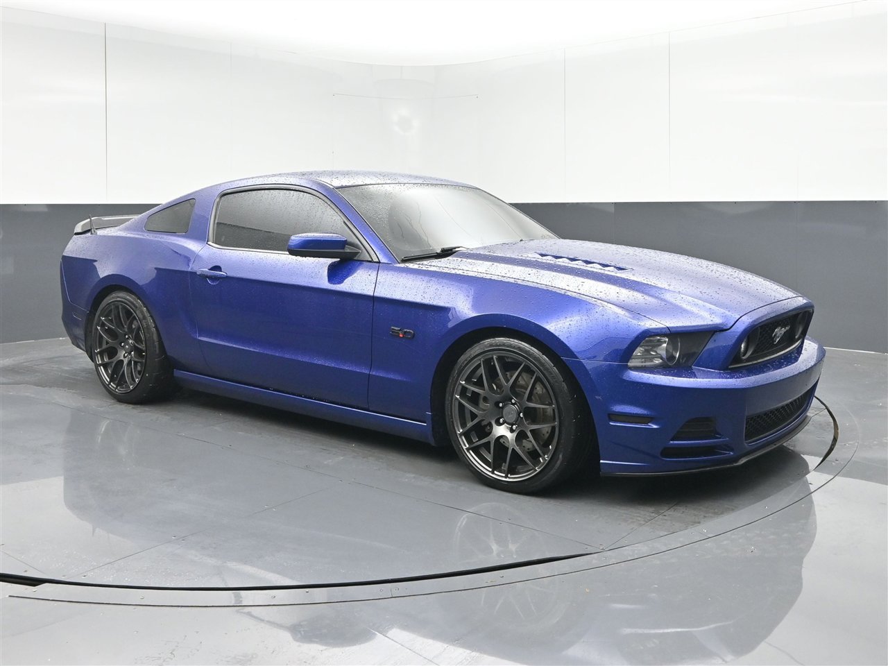 Used 2014 Ford Mustang GT Premium image 3