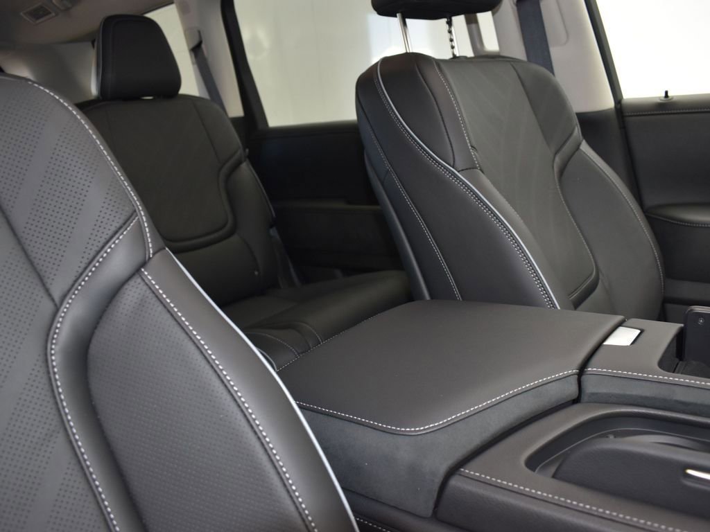 New 2026 INFINITI QX80 Luxe w/ Cargo Package RWD image 28