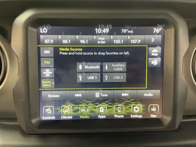 Used 2021 Jeep Gladiator Willys image 16