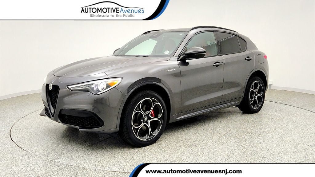 Used 2022 Alfa Romeo Stelvio Veloce AWD/4WD image 1