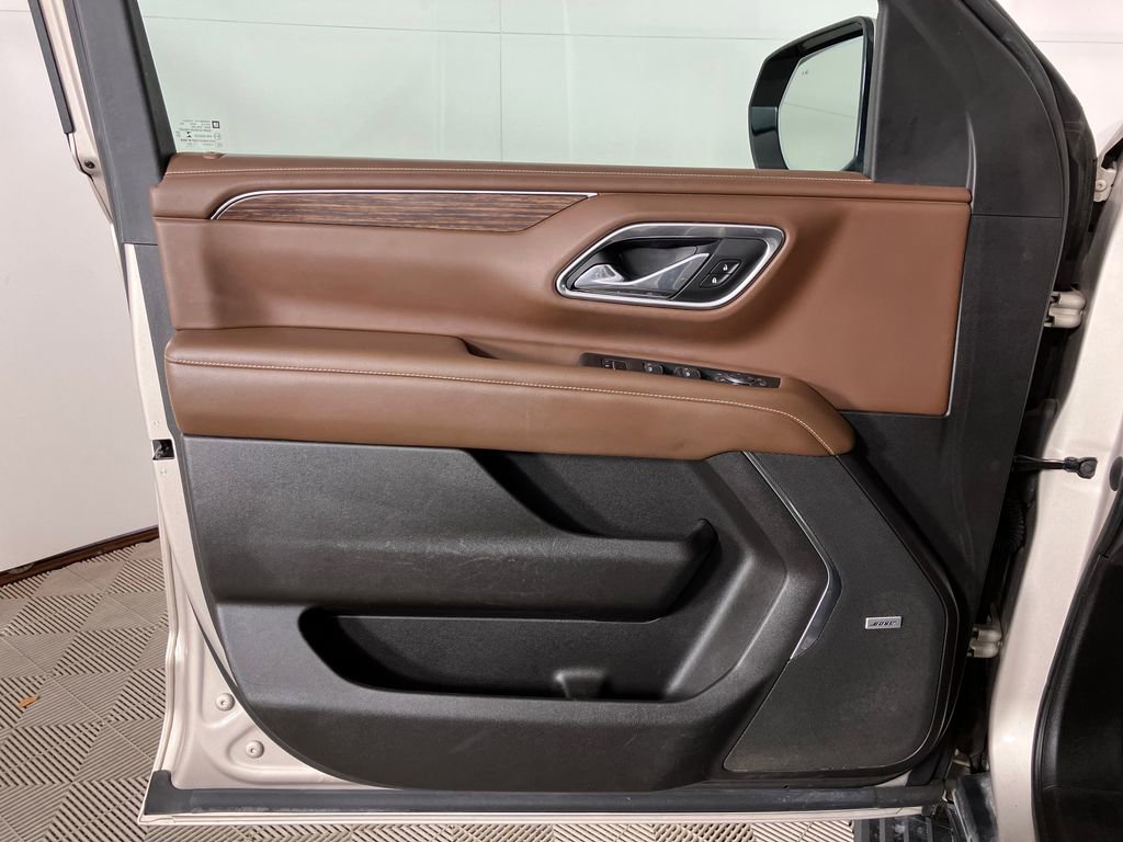 Used 2021 Chevrolet Tahoe High Country w/ Premium Package image 26