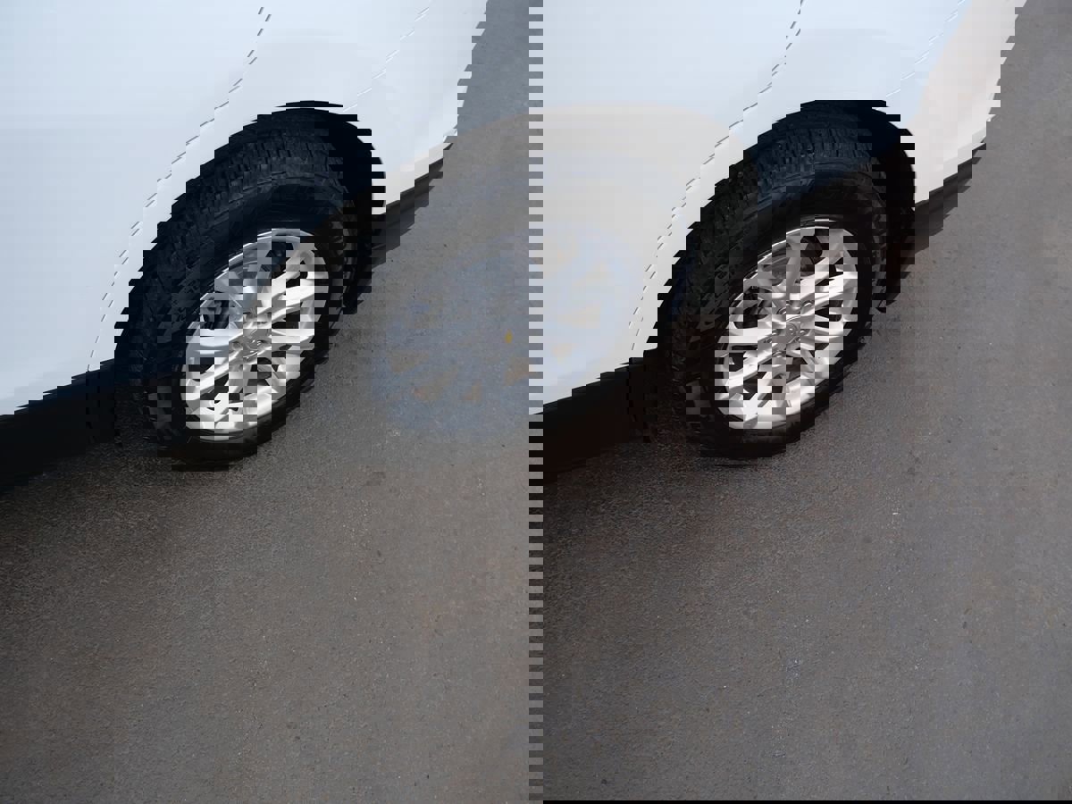 Used 2020 Chevrolet Equinox LT image 37