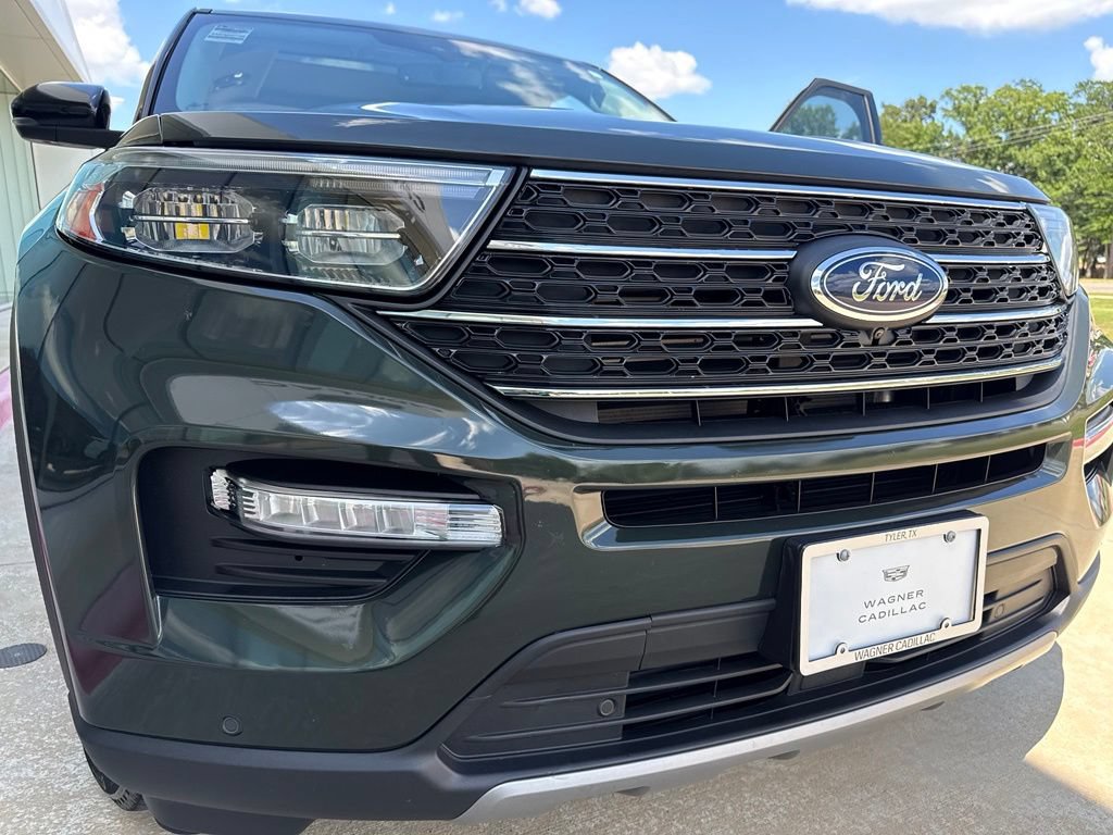 Used 2024 Ford Explorer XLT w/ Equipment Group 202A AWD/4WD image 32
