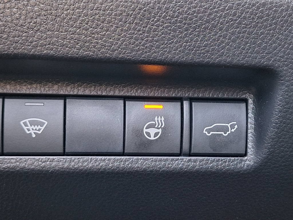 Used 2021 Toyota RAV4 SE w/ Weather & Moonroof Package AWD/4WD image 22