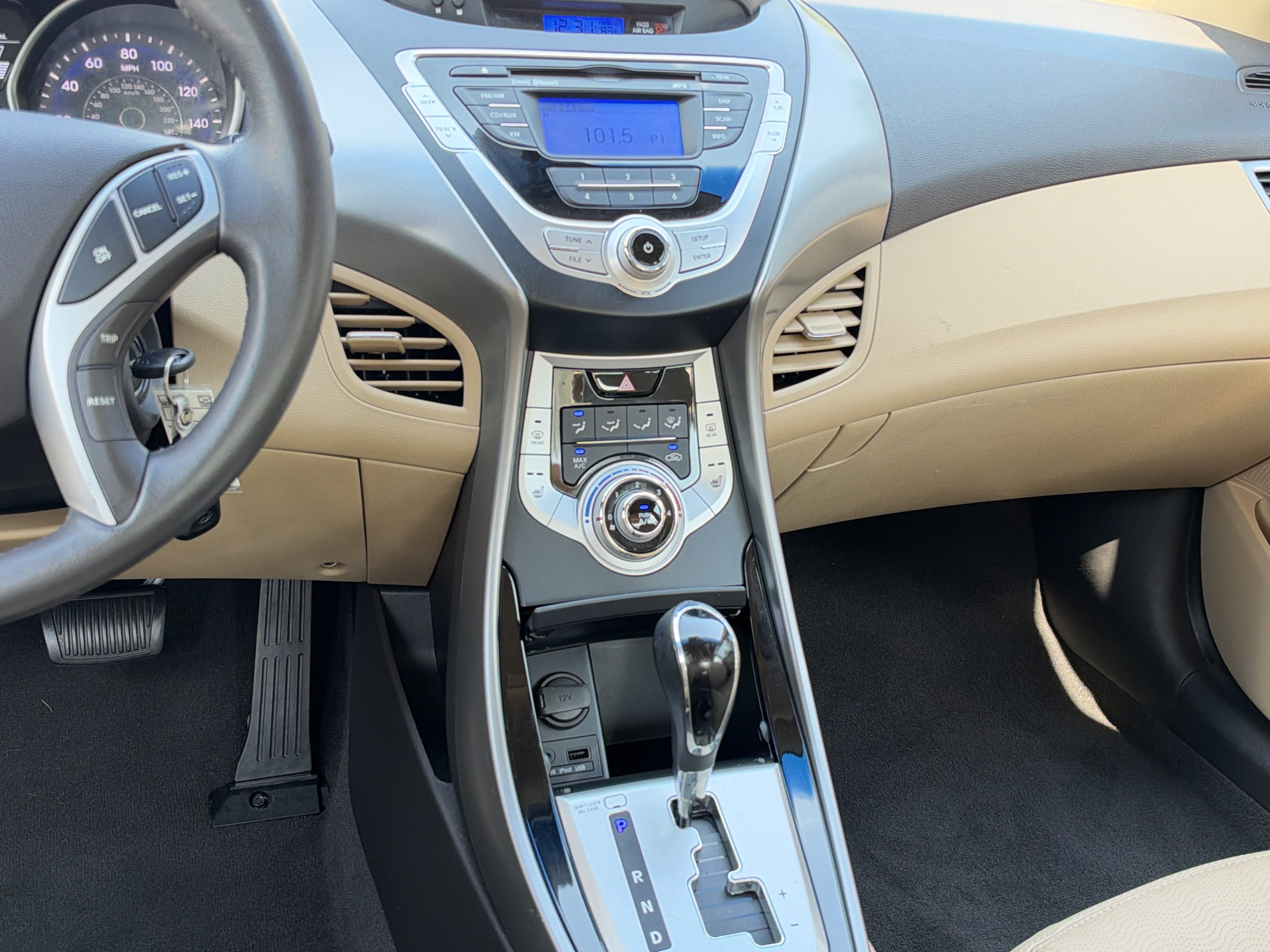 Used 2012 Hyundai Elantra Limited FWD image 32