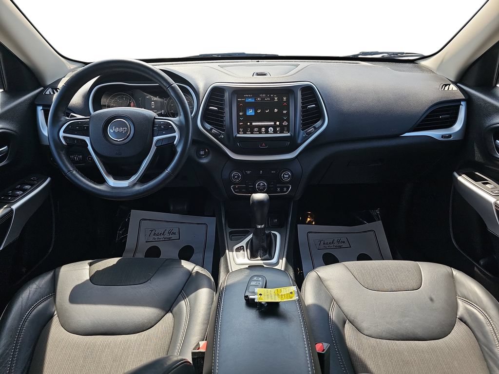 Used 2018 Jeep Cherokee Latitude Plus w/ Comfort/Convenience Group FWD image 13