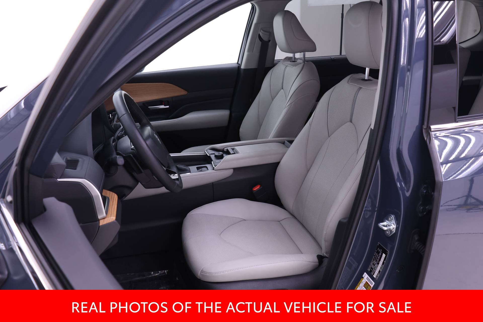 Certified 2024 Toyota Grand Highlander AWD image 4