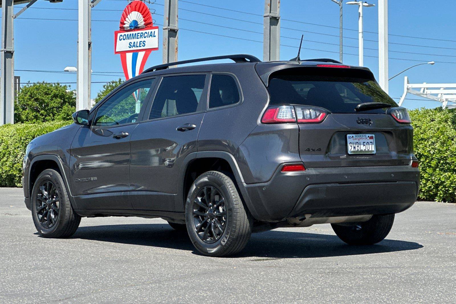 Used 2023 Jeep Cherokee Altitude Lux AWD/4WD image 6
