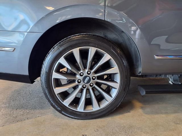 Used 2021 Lincoln Navigator Reserve w/ Luxury Package image 10