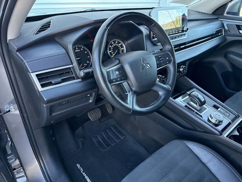 Used 2023 Mitsubishi Outlander SE image 20