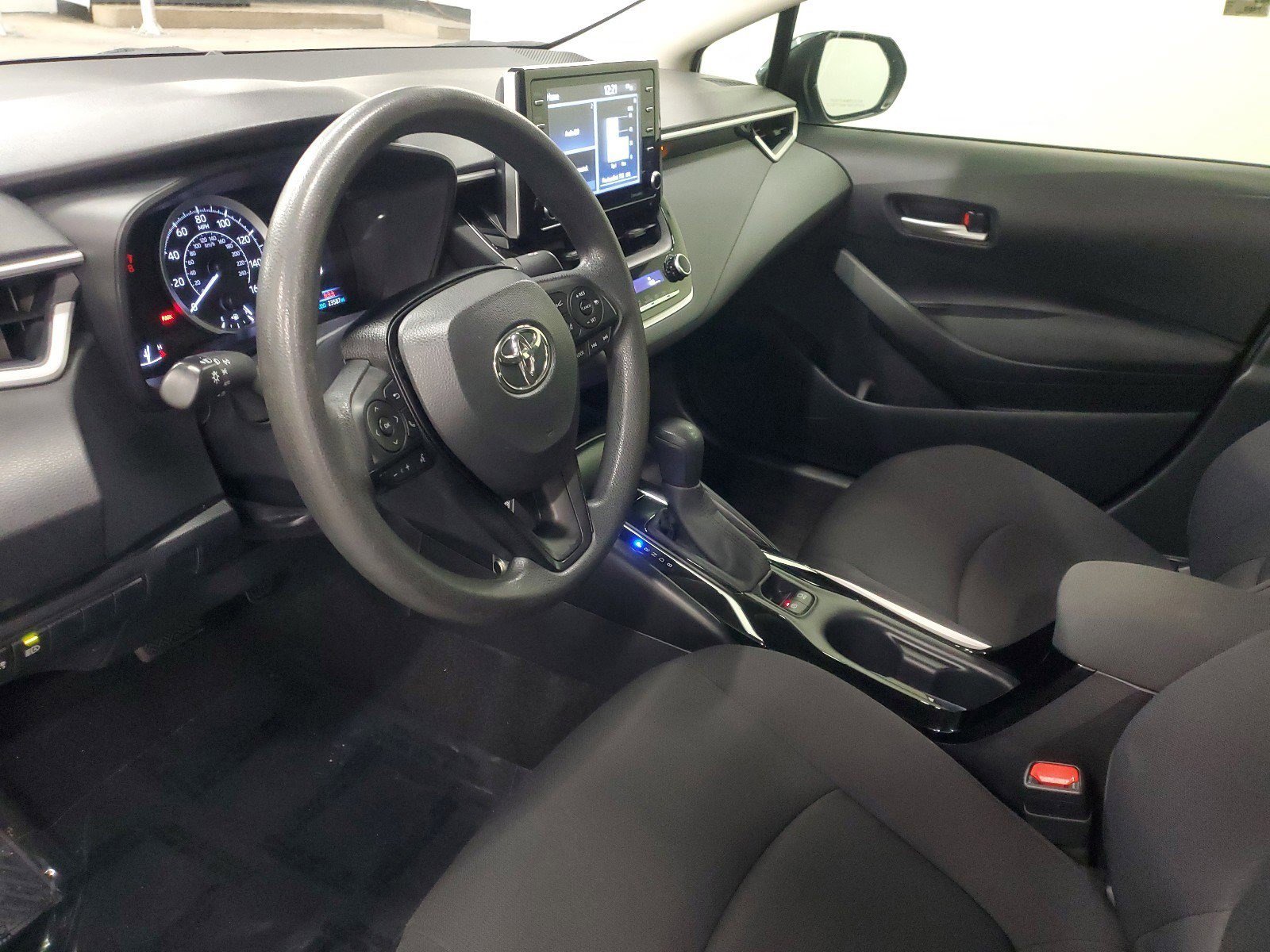 Used 2021 Toyota Corolla LE image 18