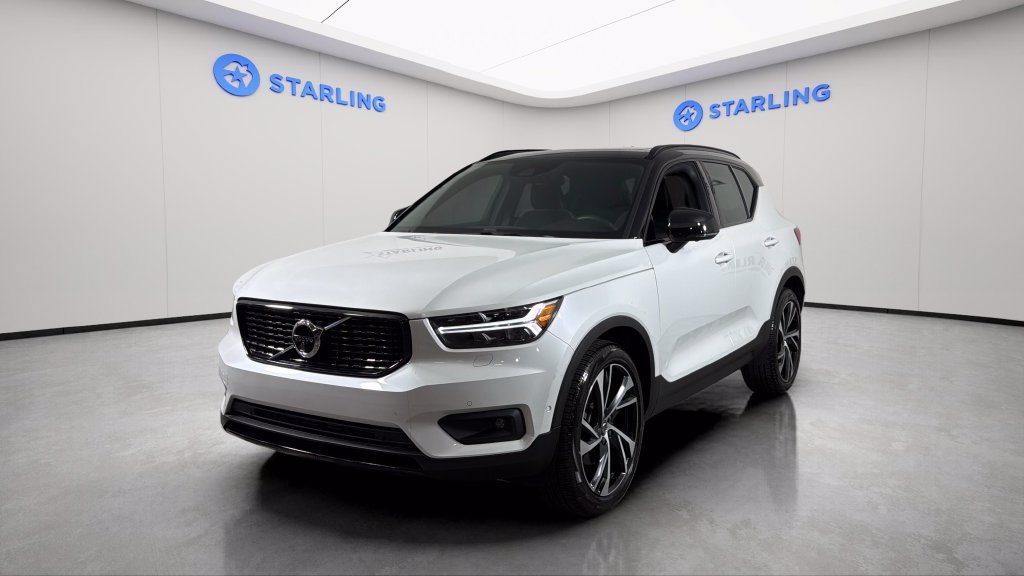 Used 2021 Volvo XC40 T4 R-Design w/ Advanced Package FWD image 16