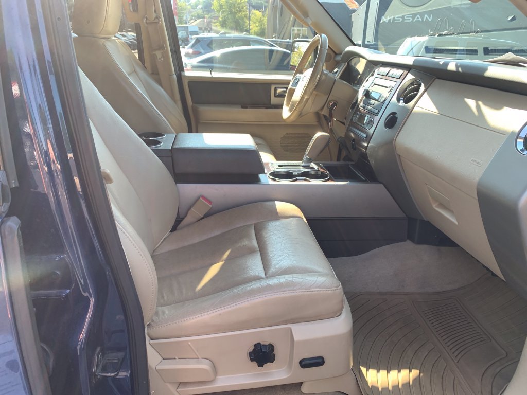 Used 2012 Ford Expedition XLT AWD/4WD image 30