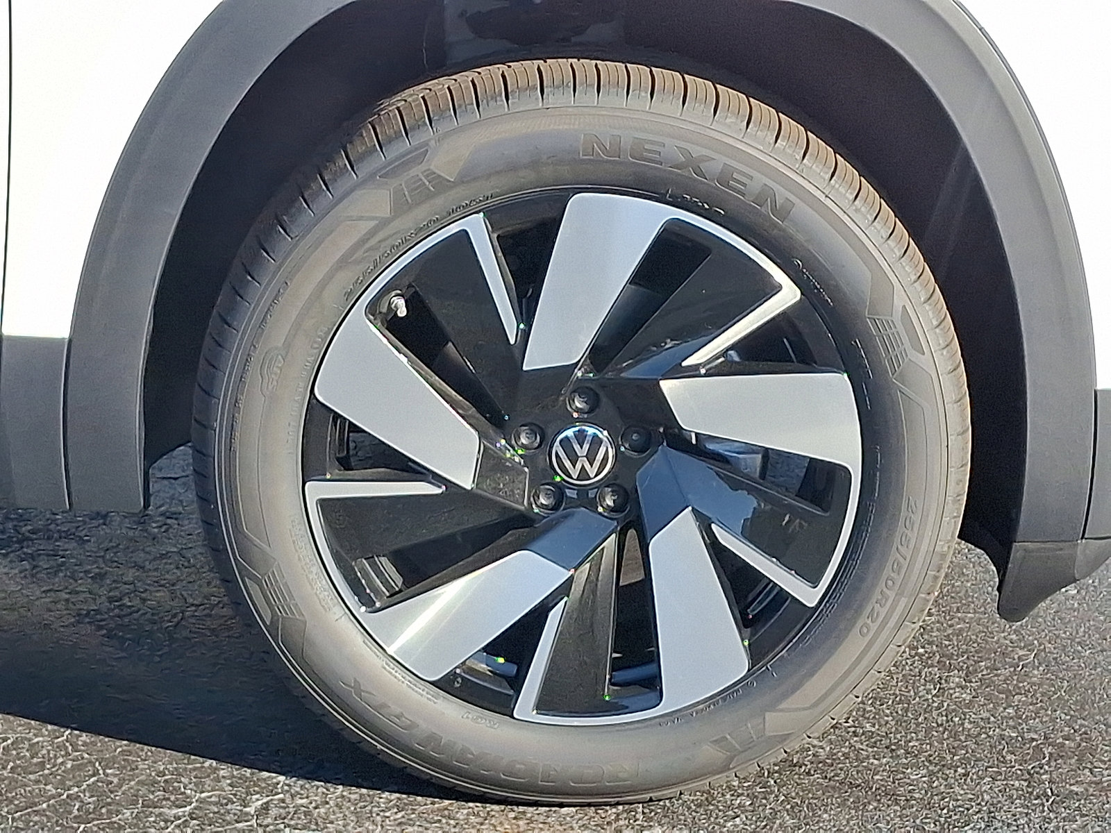 New 2026 Volkswagen Atlas Cross Sport SEL image 5