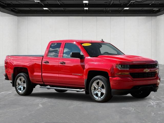 Used 2018 Chevrolet Silverado 1500 Custom w/ Custom Convenience Package AWD/4WD image 3