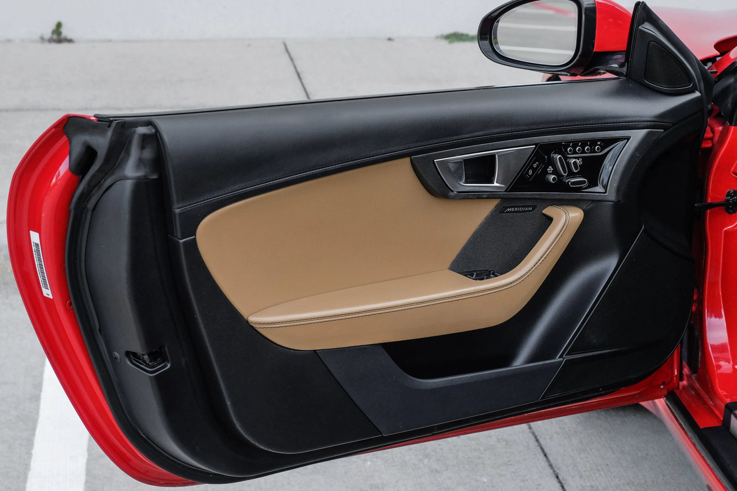Used 2014 Jaguar F-TYPE Convertible RWD image 39