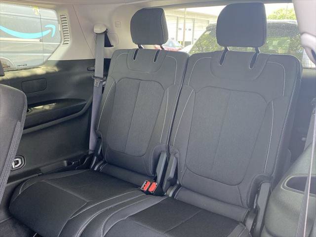 Certified 2023 Jeep Grand Cherokee L Laredo AWD/4WD image 23