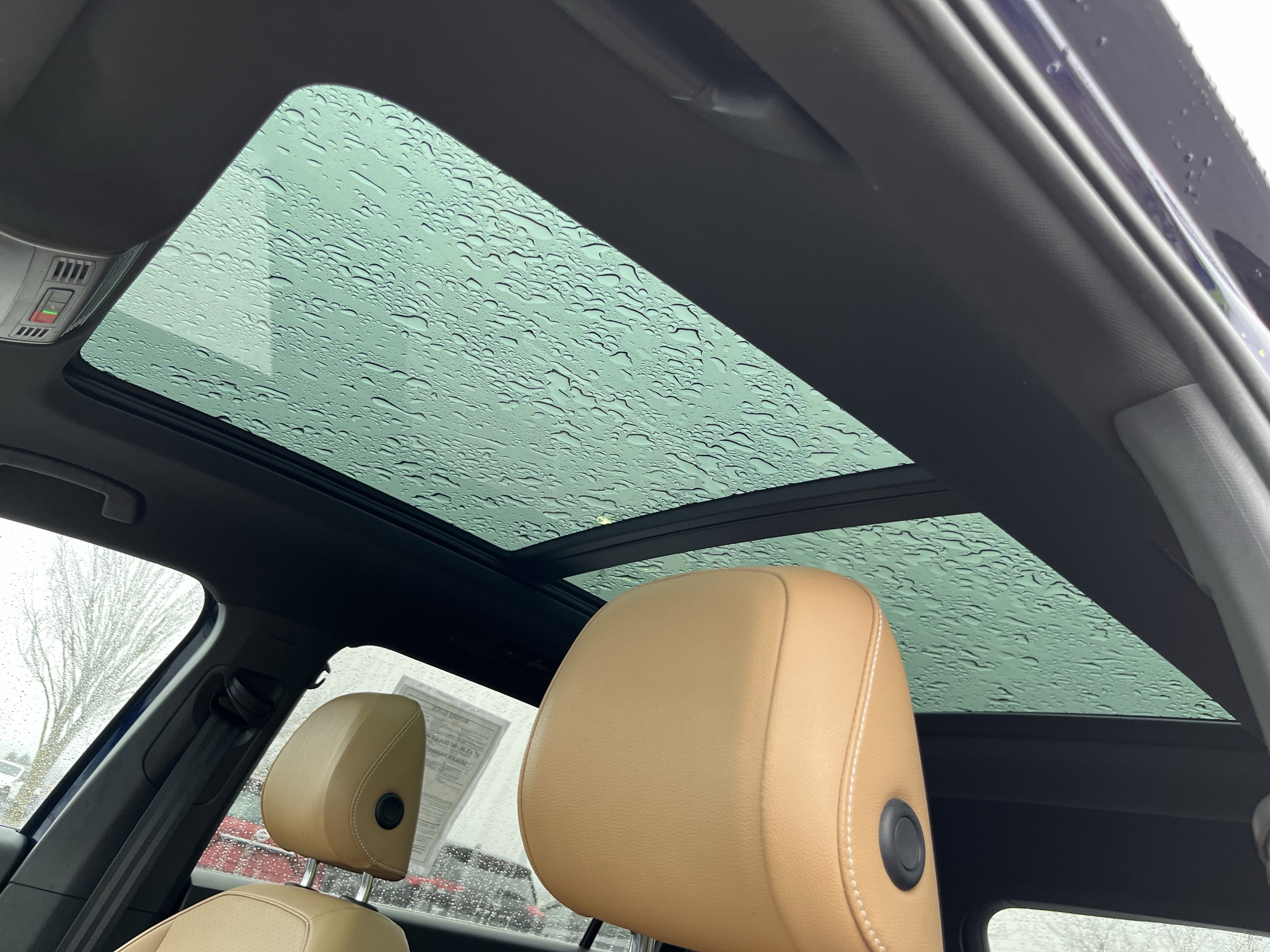 Used 2022 Volkswagen Tiguan SE AWD/4WD image 21