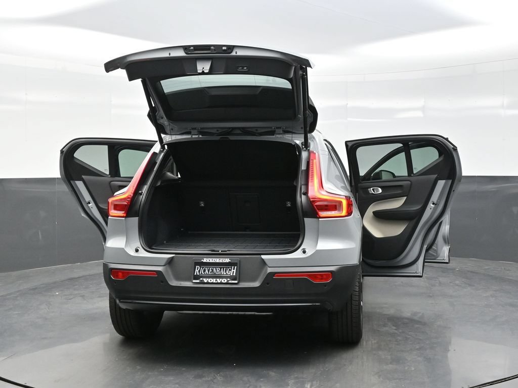 New 2026 Volvo XC40 B5 Plus w/ Protection Package Premier AWD/4WD image 42