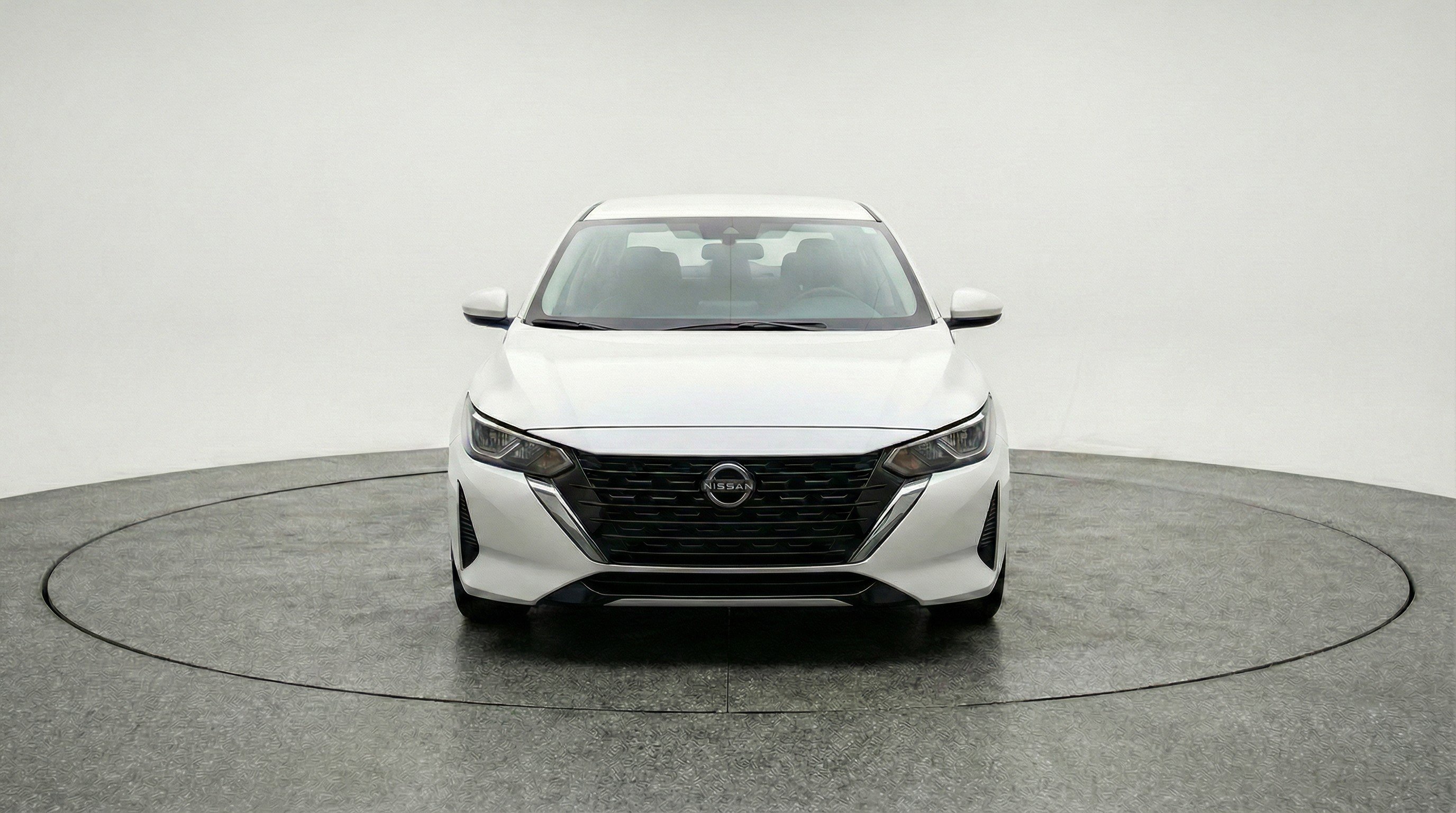 Used 2025 Nissan Sentra SV image 2