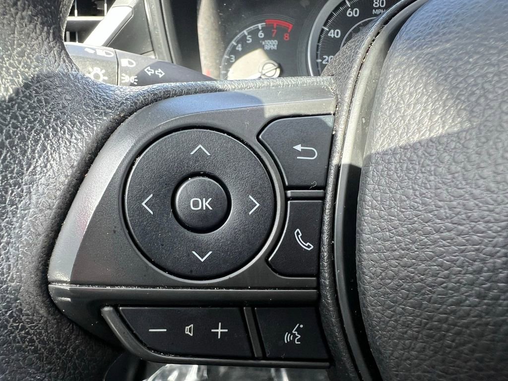 Used 2022 Toyota Corolla LE FWD image 28