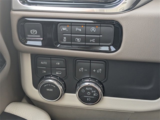 New 2026 GMC Yukon XL Denali w/ Sun & Power Step Package image 28