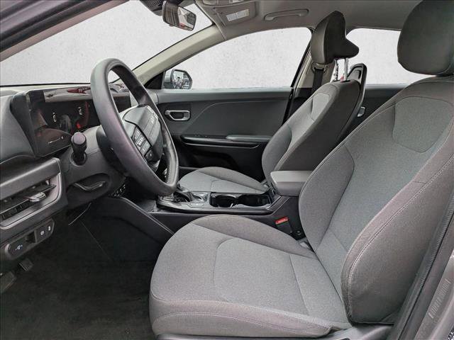 Used 2025 Kia K4 LXS image 15