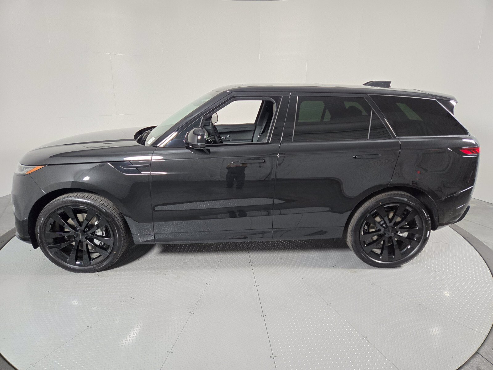 New 2027 Land Rover Range Rover Sport Dynamic SE AWD/4WD image 34