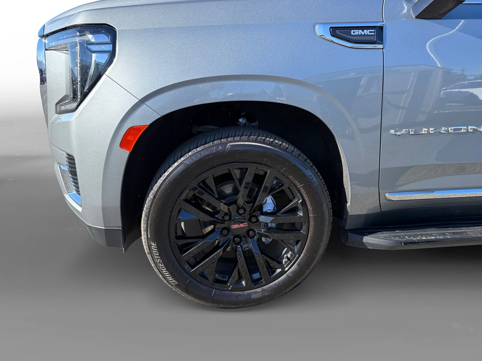 Used 2023 GMC Yukon SLT image 9
