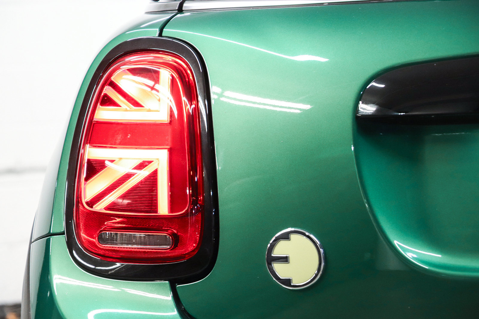 Certified 2024 MINI Cooper SE FWD image 7