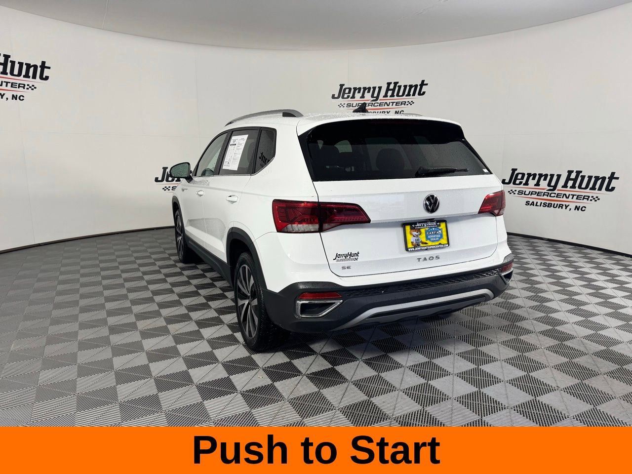 Used 2023 Volkswagen Taos SE image 9